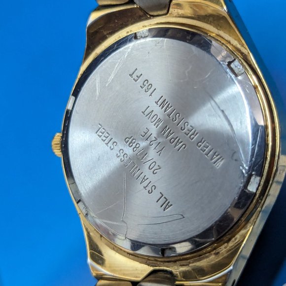 Armitron Diamond Watch Strong with Fancy Stain glass Rim Face Working - Picture 8 of 8